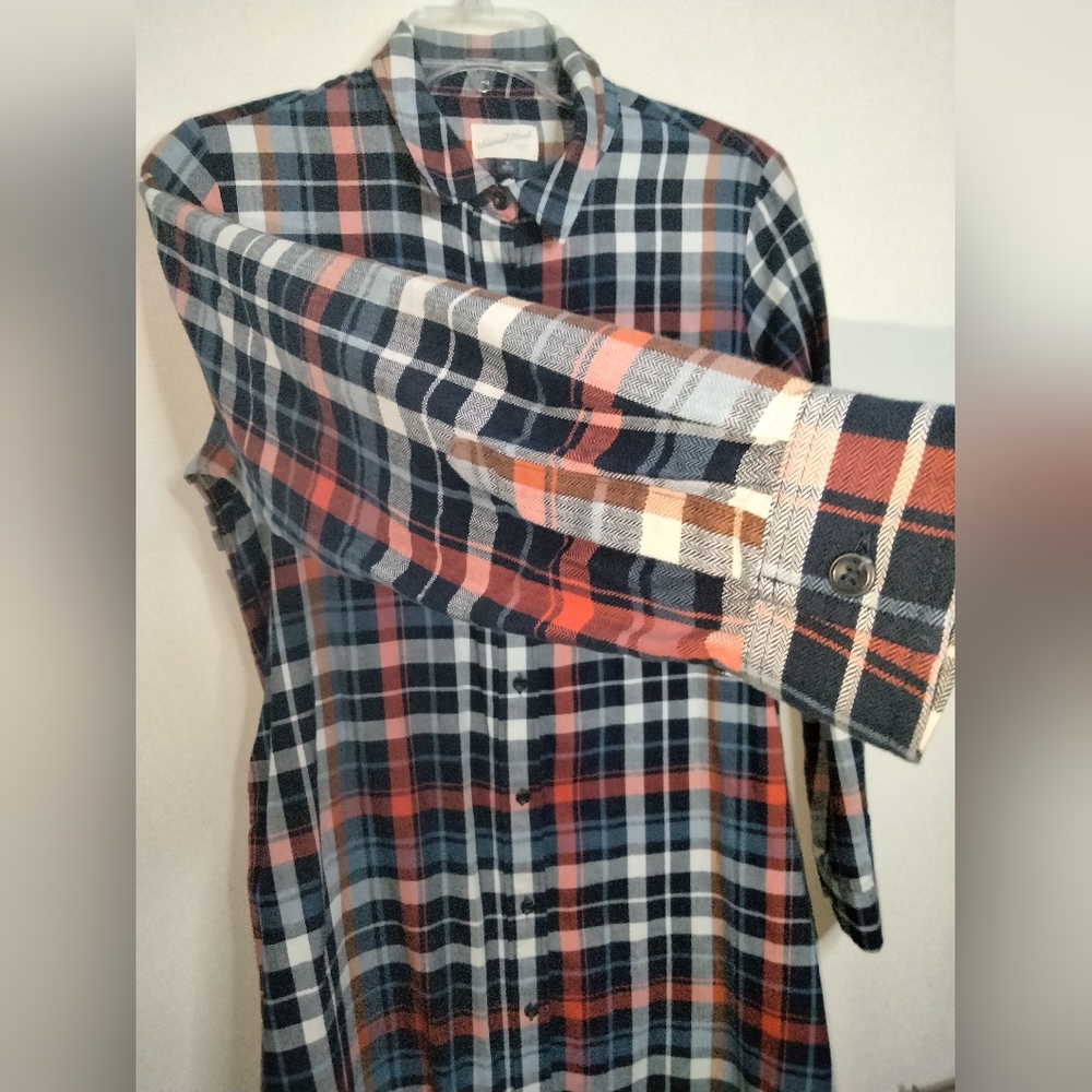 Universal Thread (Size M) Plaid Button Down LS Be… - image 9